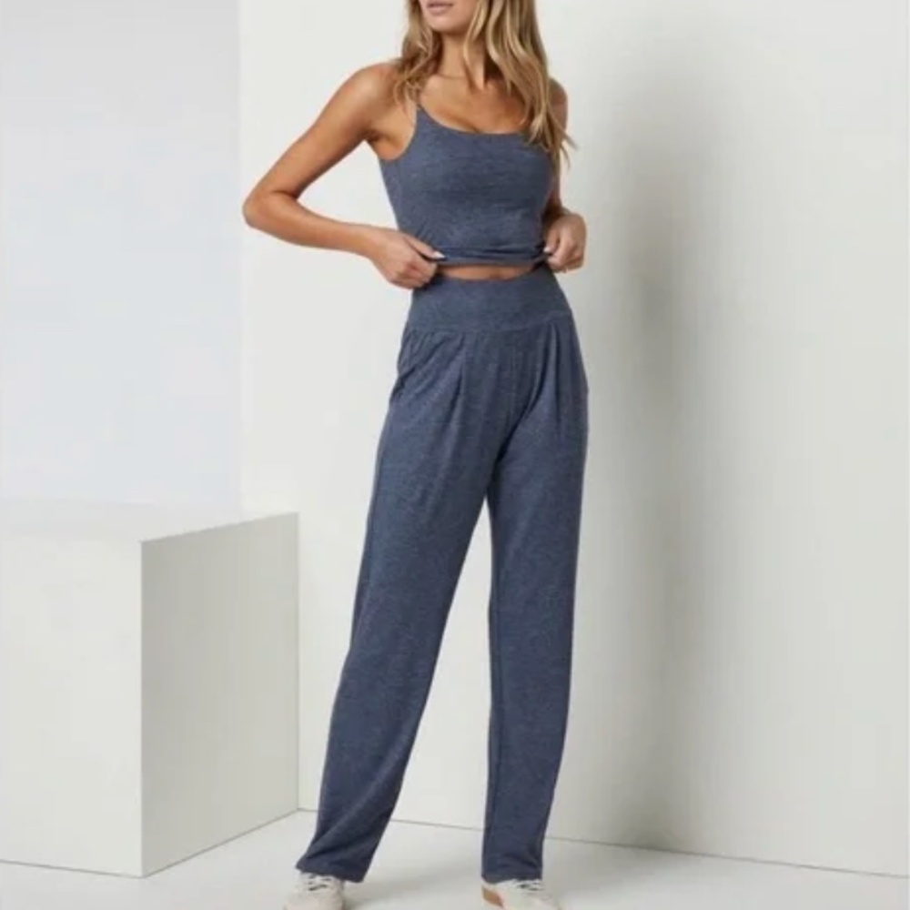 Vuori - Lux At Ease Straight XS pant / S top Lux Cami (Azure Heather)